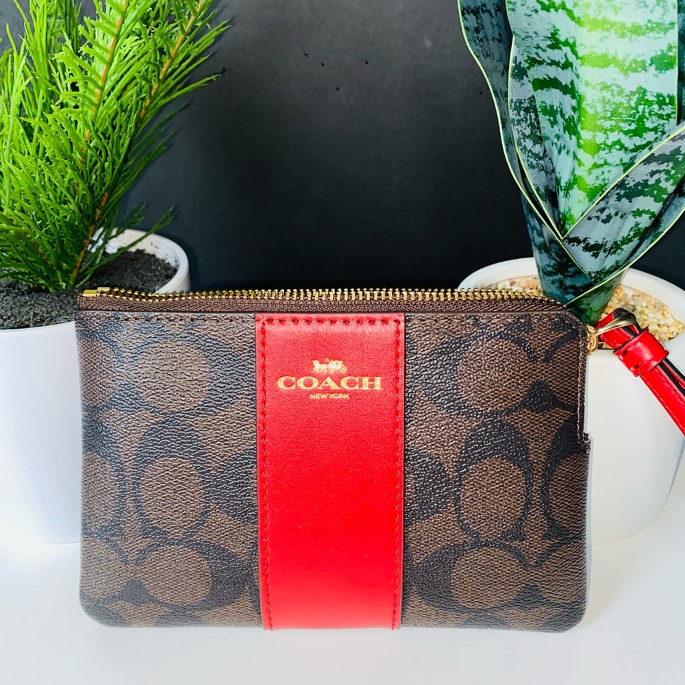 Brown/Red Coach Wrislet